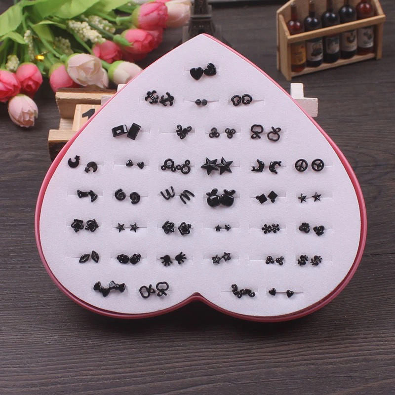 36 Pairs Of Elegant Black Stud Earrings