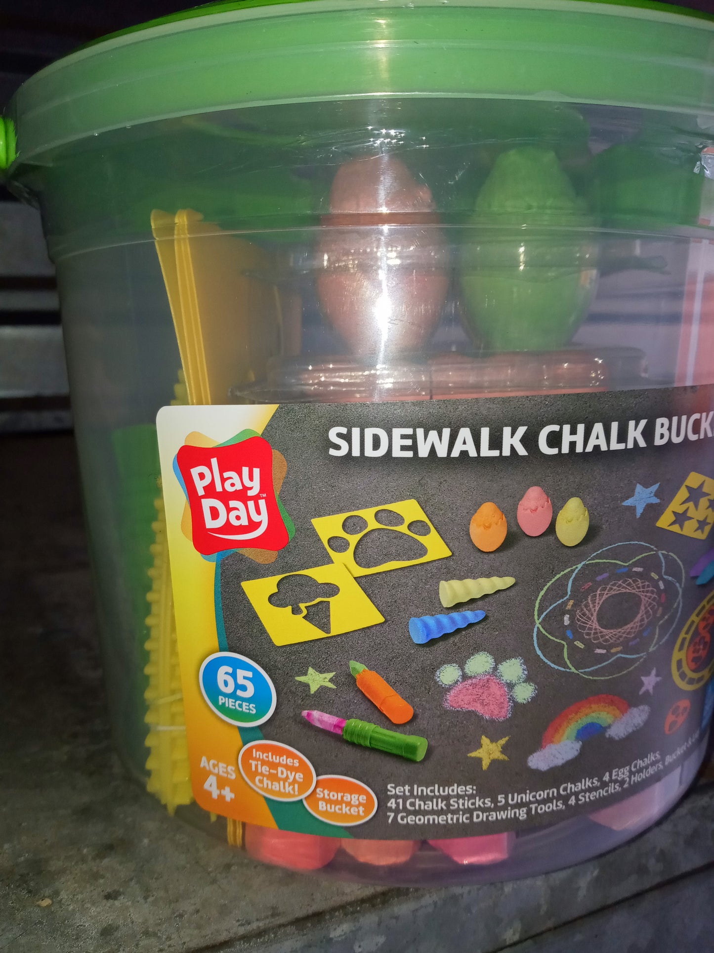 65 pc sidewalk chalk bucket w/stencils