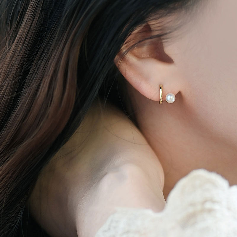 S-Shaped Pearl Earrings